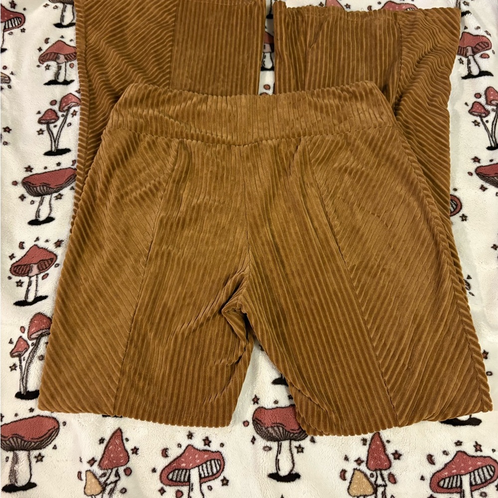 Bundle of 2 No Boundaries Women’s Flared Leggings - Green and Brown Size Medium - Picture 8 of 9